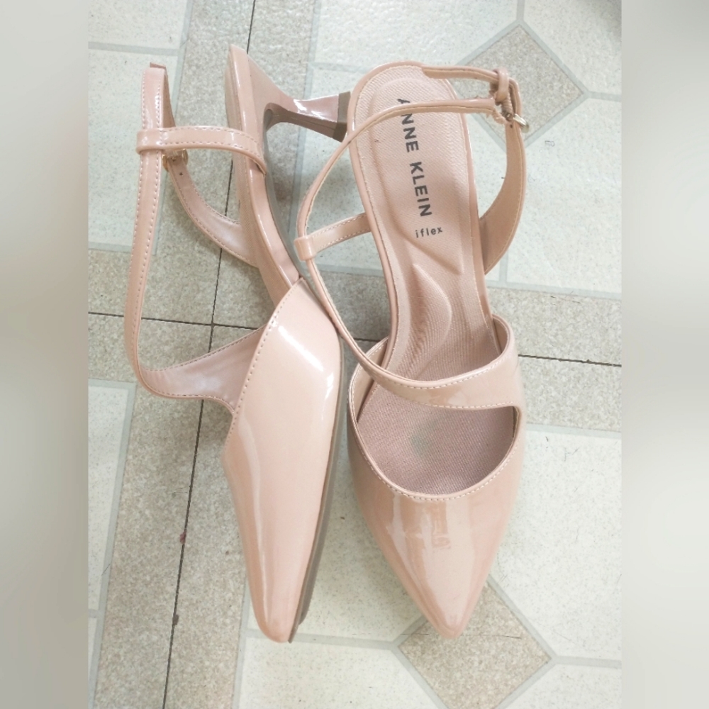 Women's 8.5M, Nude heels, Anne Klein iFlex
